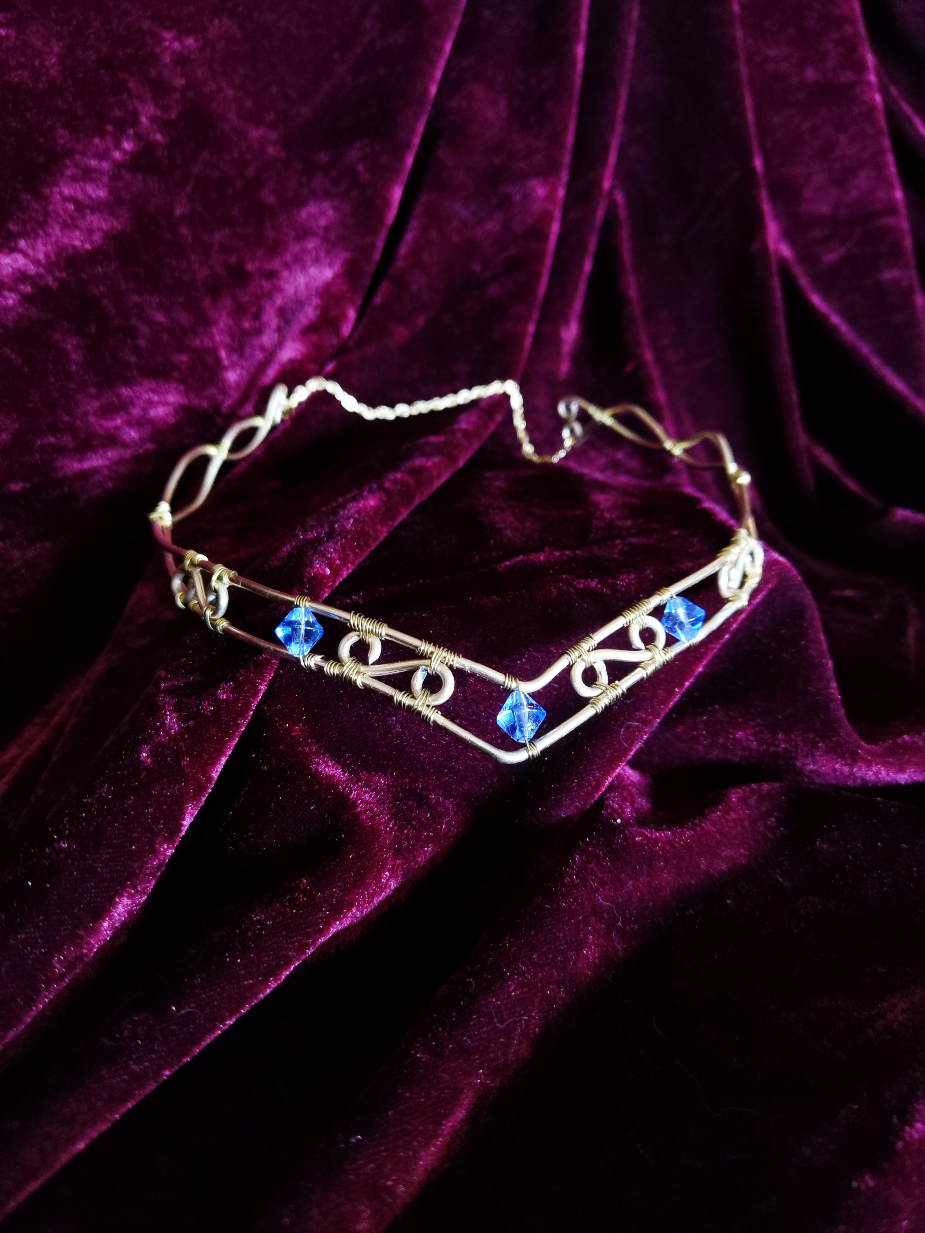 TIARA GOLD