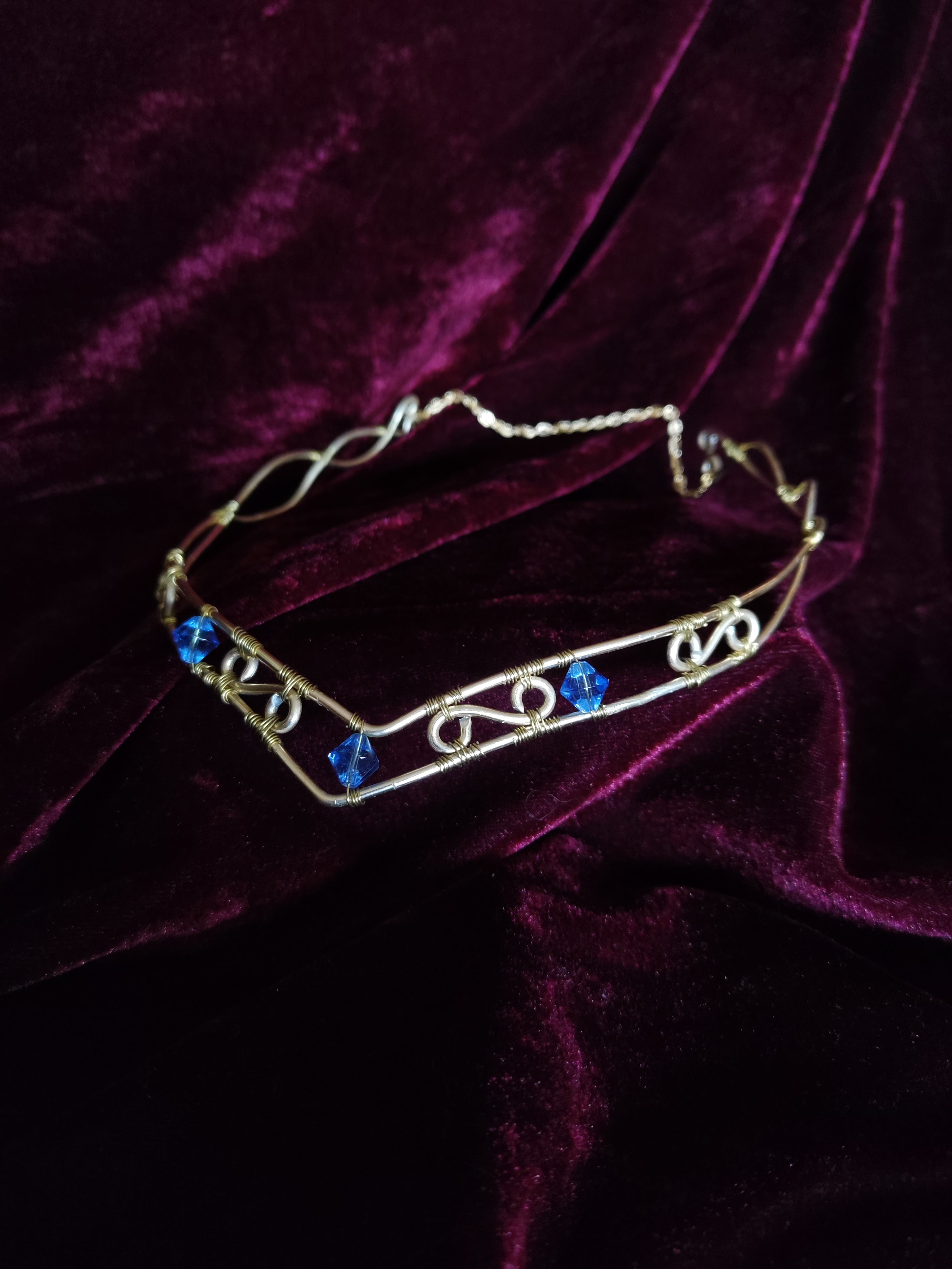 TIARA GOLD