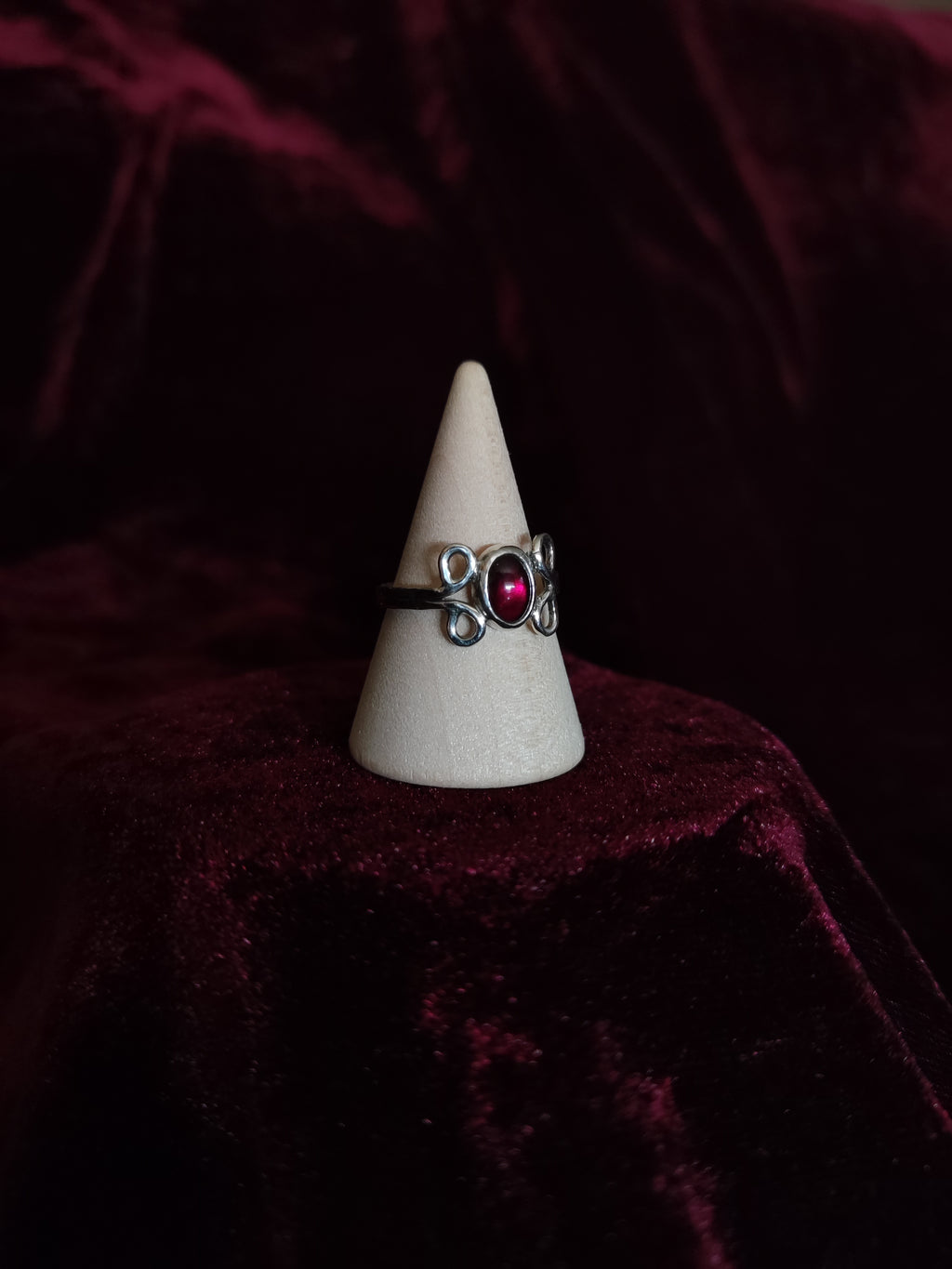 MARIPOSA GARNET