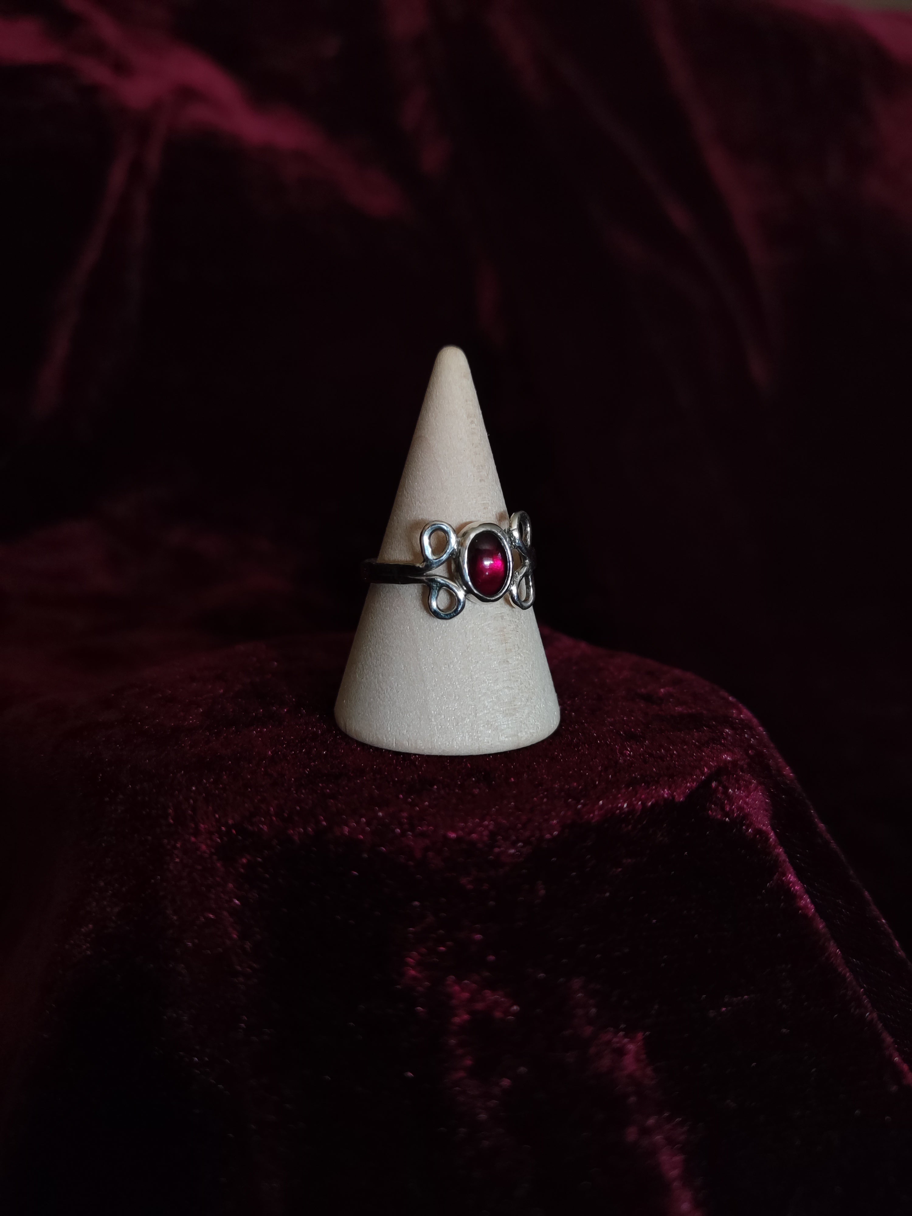 MARIPOSA GARNET