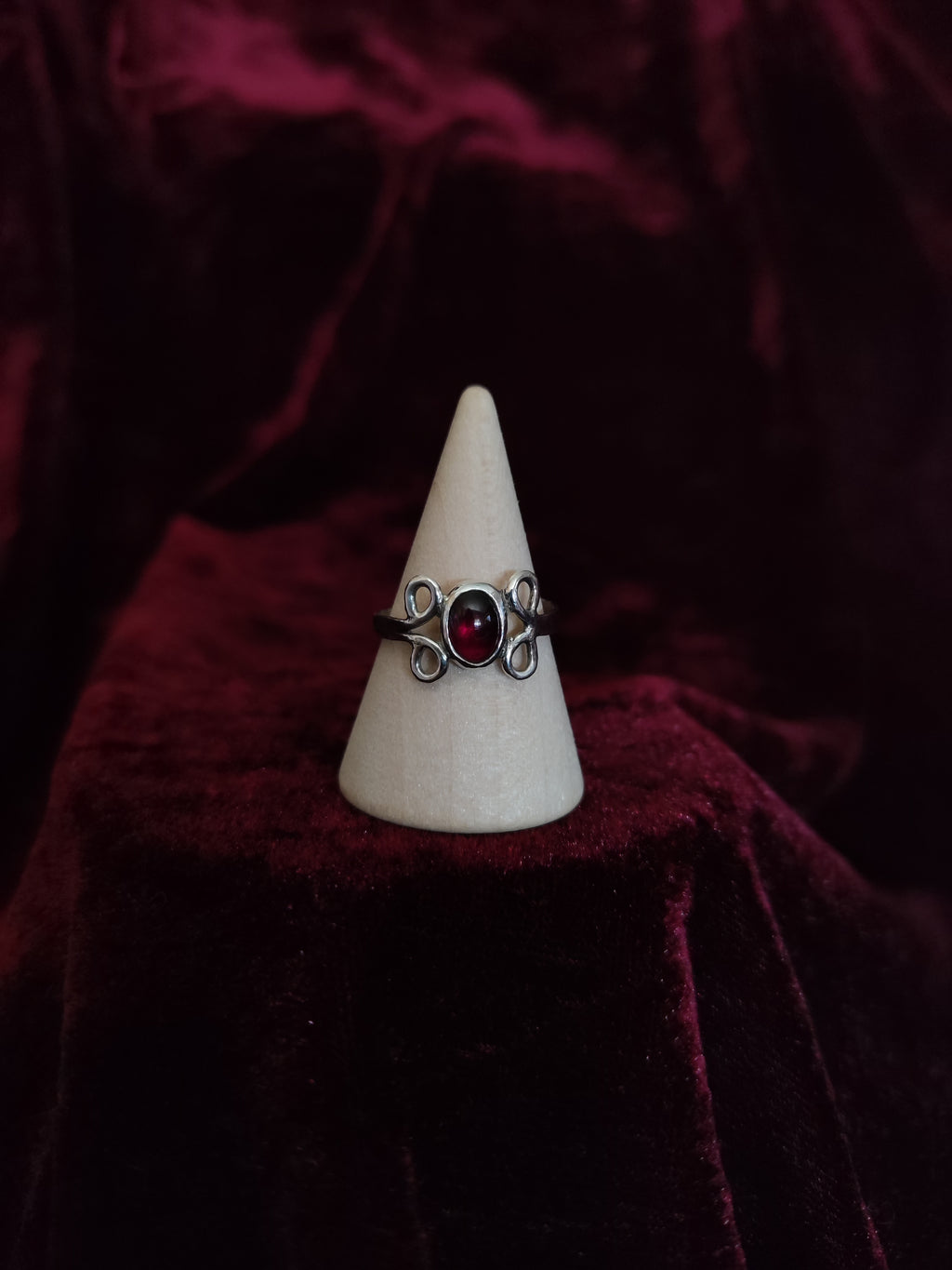 MARIPOSA GARNET